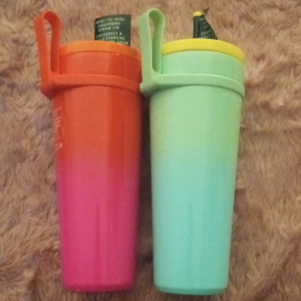 Starbucks Vacuumed Insulated Venti cold cups X2 (Non-spill)